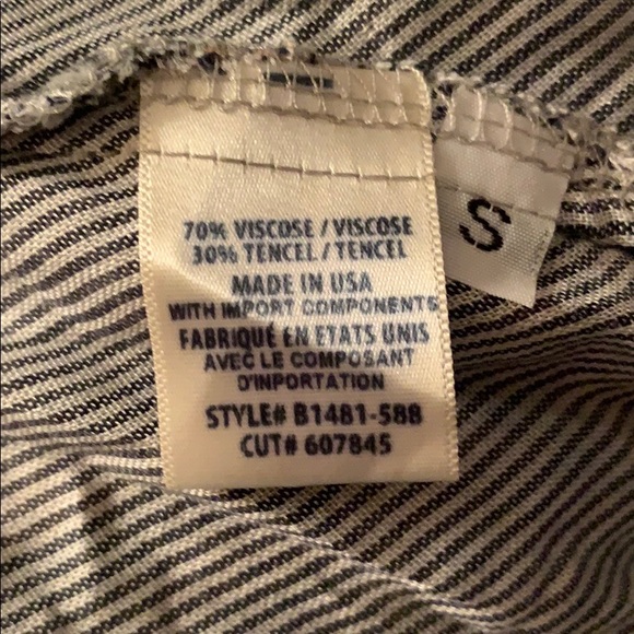 📌 Bella Dahl Gray Sleeveless Halter Top - Picture 4 of 4